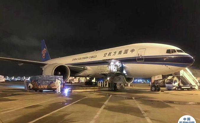 上海复飞货机后南航首个航班满载货物飞往阿姆斯特丹