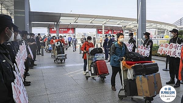 上海机场全力保障兄弟省区市援沪医疗队返程 两天保障包机航班7架次