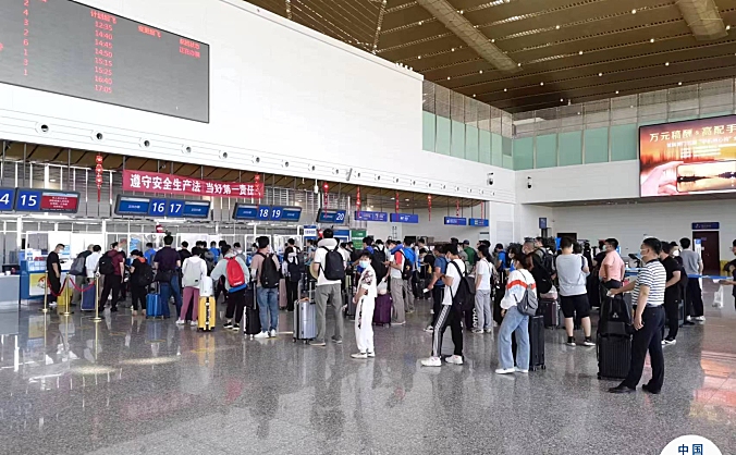 库尔勒机场日旅客吞吐量持续攀升，已突破5000人次