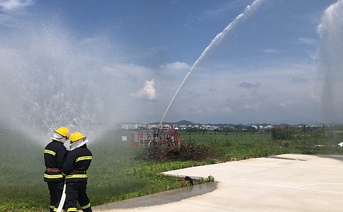 黄山机场消防护卫部组织灭火实战演练