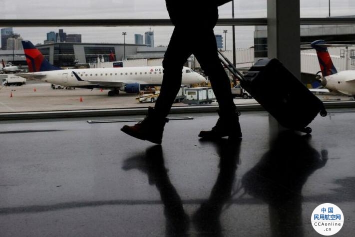 美国多家航司一天内取消700多架次航班