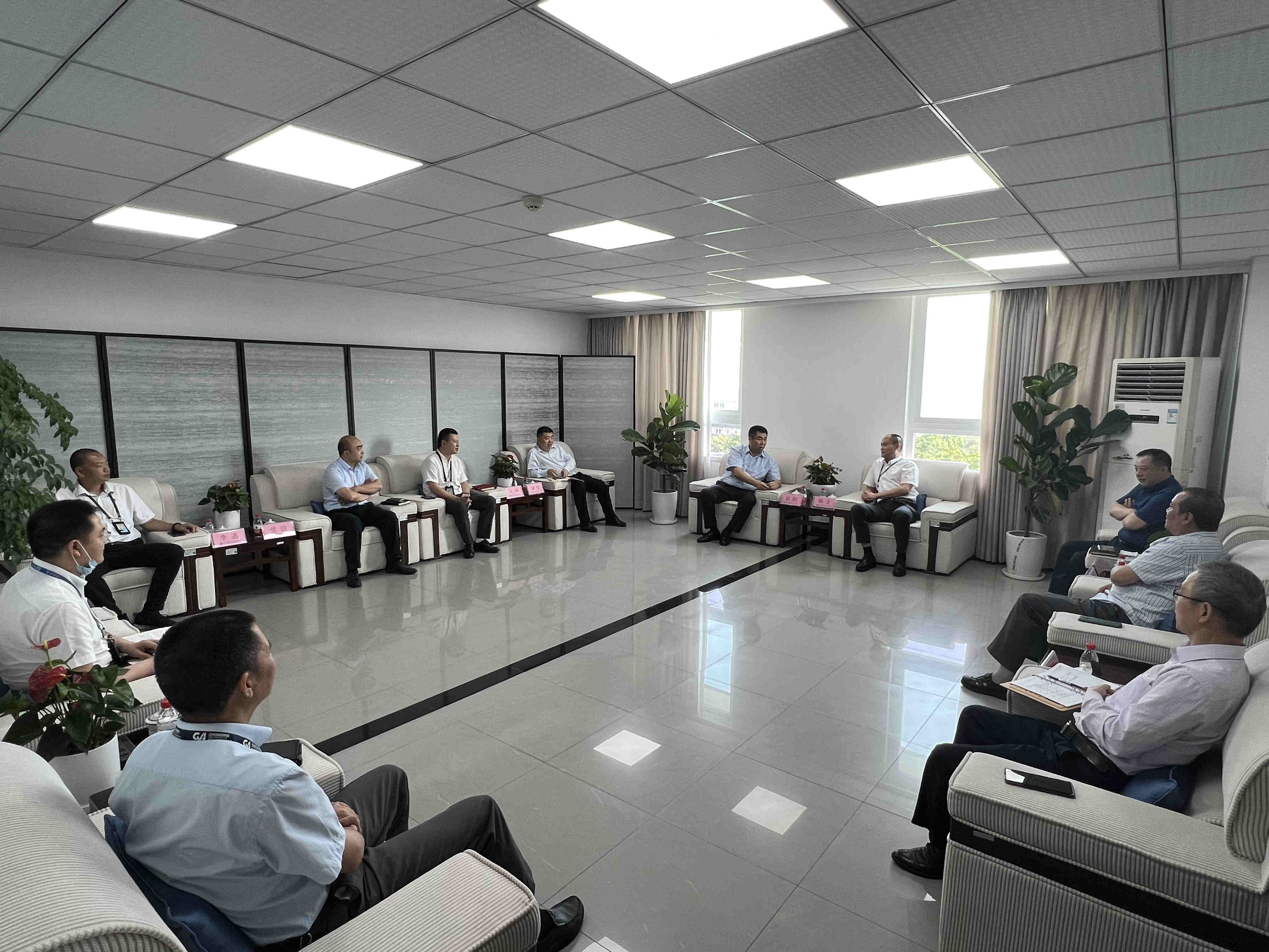 重庆空管分局与国航重庆分公司开展工作交流