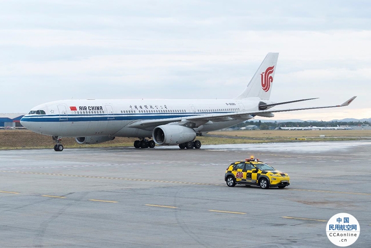 布达佩斯机场迎来中国国际航空公司每周往返北京的首航