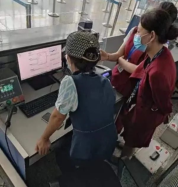 服务提升｜和田机场旅客服务部与贵宾服务部开展业务交流