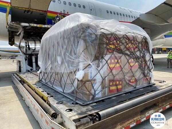 西藏航空向日喀则、阿里捐赠医疗物资助力疫情防控