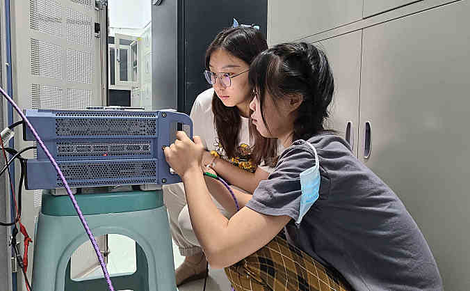 重庆空管分局技术保障部开展甚高频设备年度维护