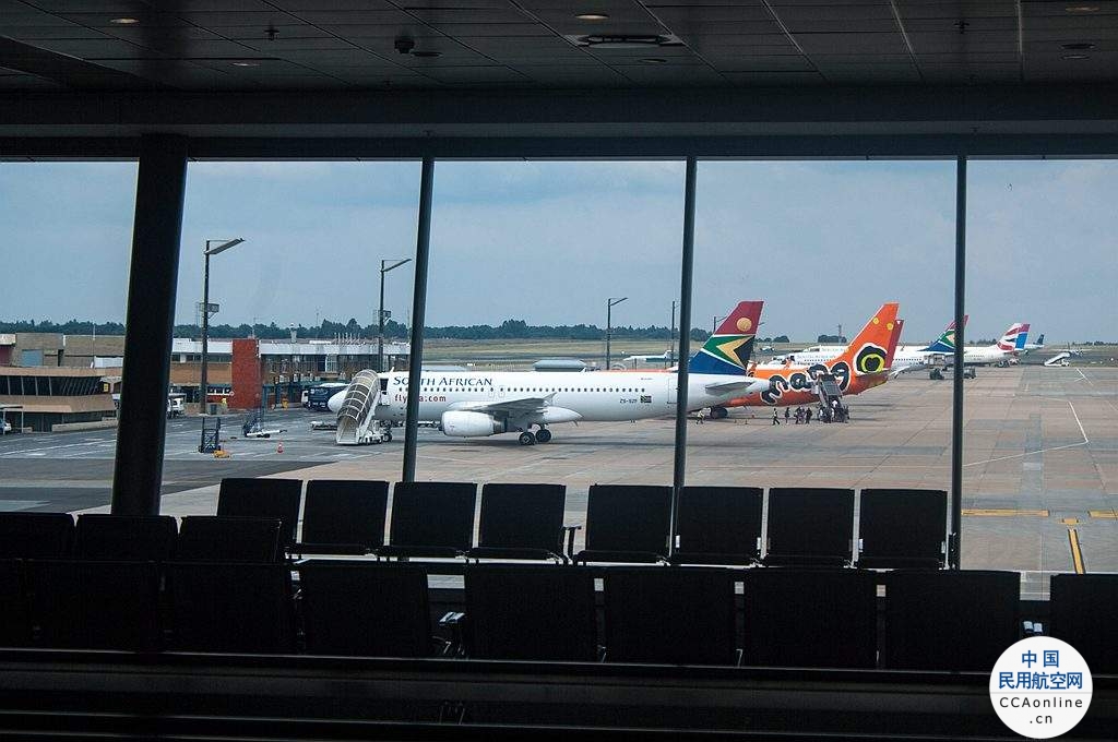 南非约翰内斯堡国际机场发生火灾，一条跑道关闭