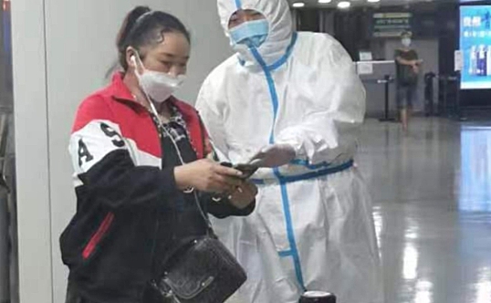 疫情之下：天津航空贵州分公司两天两夜保障近3000名贵阳滞留旅客顺利出行