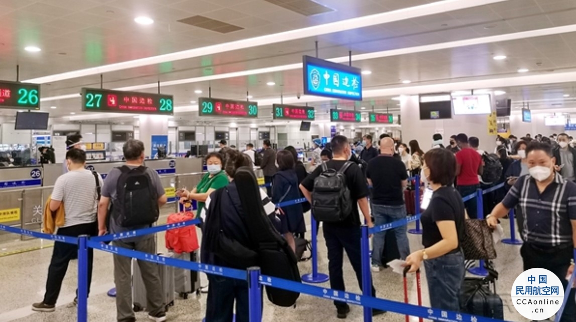 五一小长假上海浦东国际机场口岸逾20万人次出入境