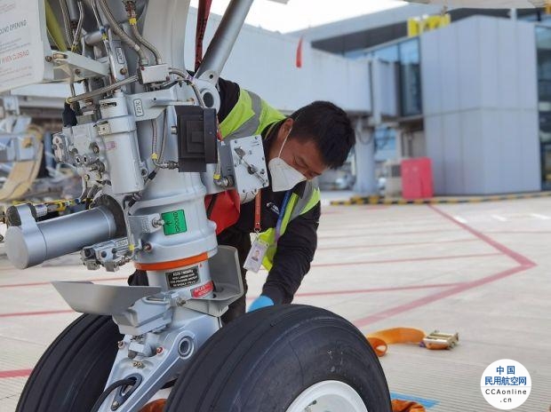 台风“梅花”离开上海，东航飞机解除系留航班恢复运行