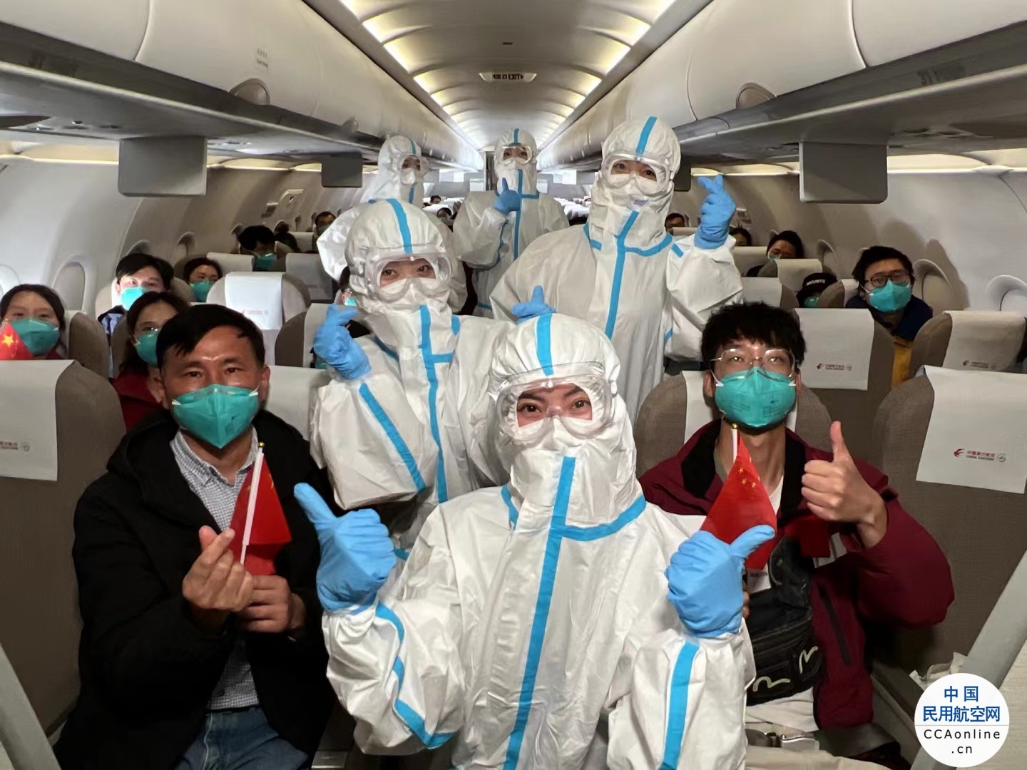 东航多架次包机接力保障200多名上海援藏医护人员凯旋