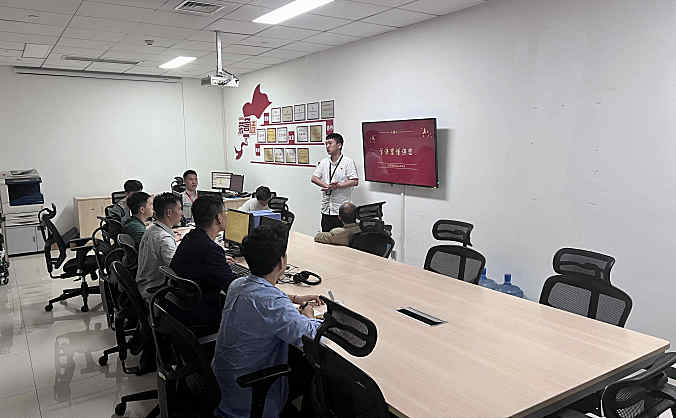 重庆空管分局区域管制室报告室团支部开展法治宣传教育主题团日活动