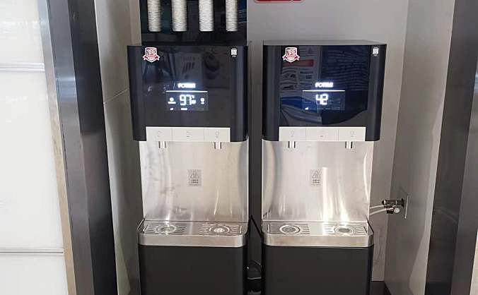 襄阳机场8台公共饮水机全面换代升级