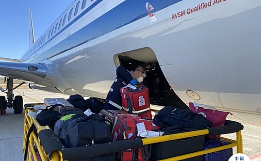 乌兰浩特机场高效保障兴安盟第三批驰援呼和浩特医疗队出征