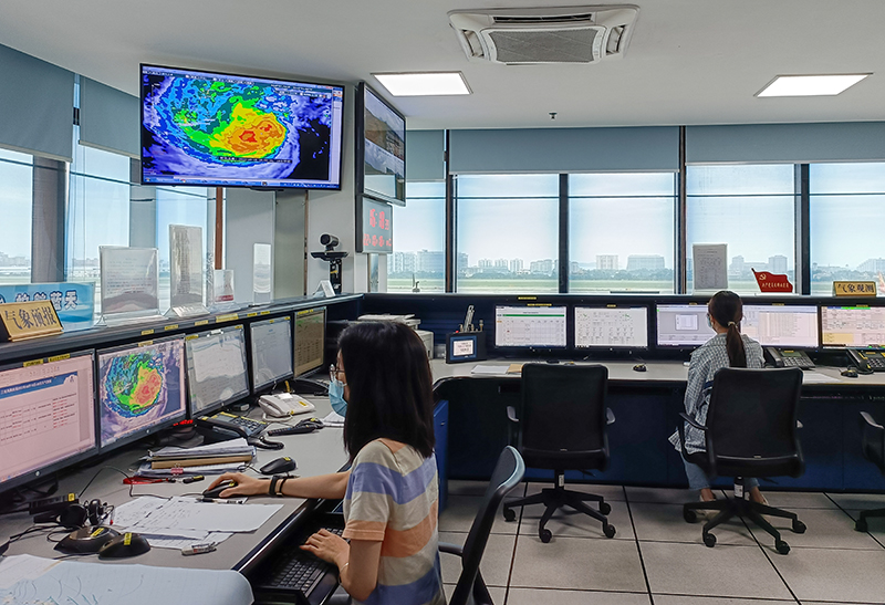 三亚空管站气象台积极做好台风“纳沙”保障工作