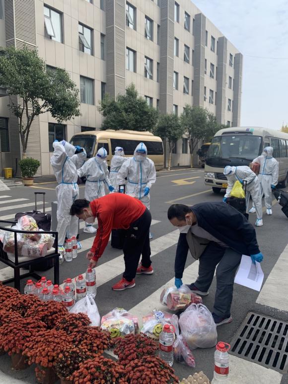 海航航空旗下乌鲁木齐航空郑州基地：同心齐抗疫 慰问暖人心