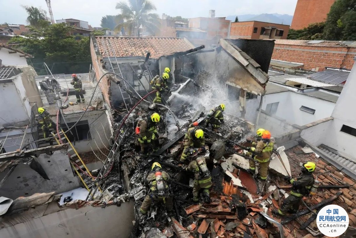 哥伦比亚一小型飞机坠毁，8人死亡