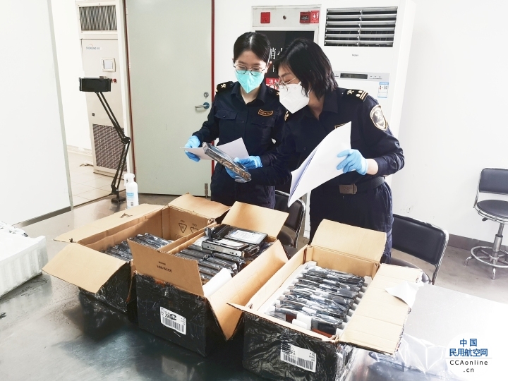广州海关查获一批违规寄递出境的涉嫌侵权硬盘