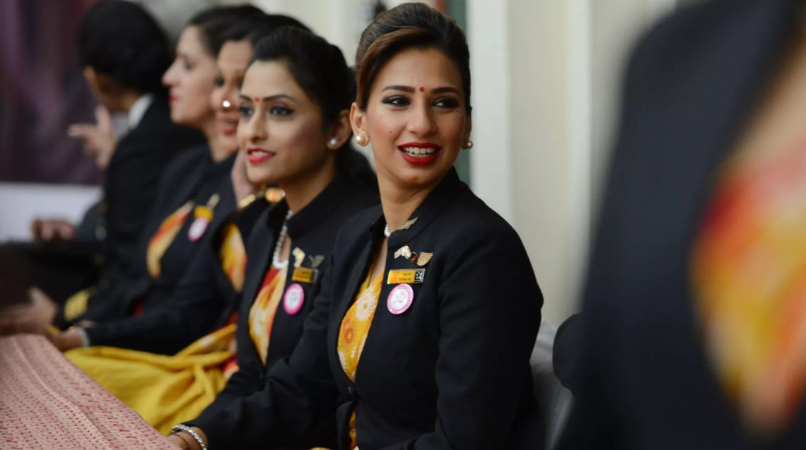印度航空公司禁止空乘人员留白发和秃头