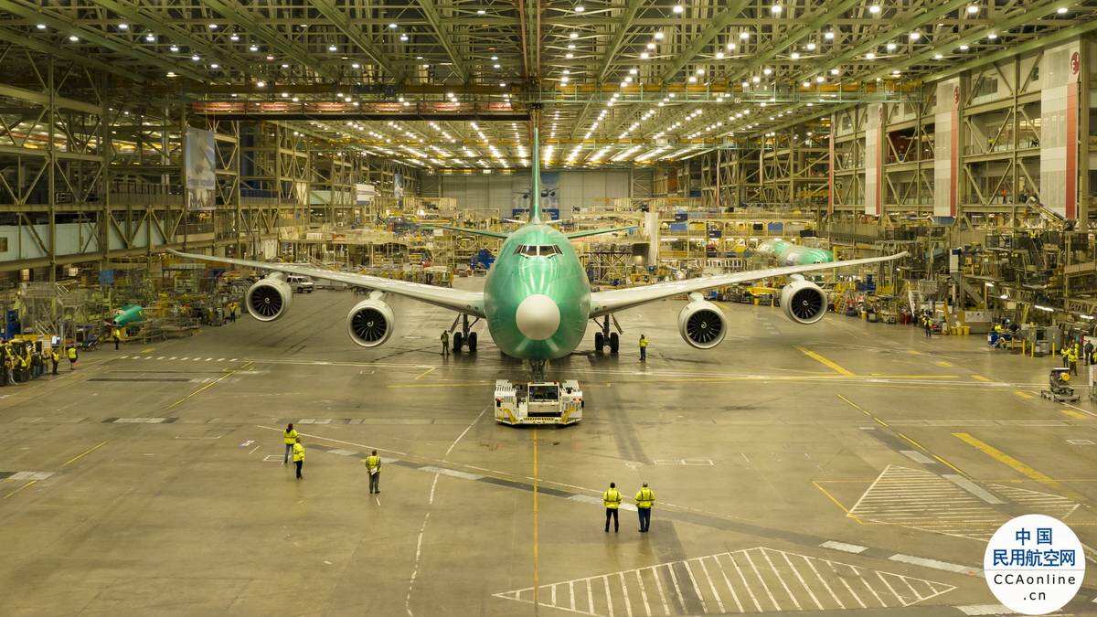 波音最后一架747飛機離開埃弗雷特工廠