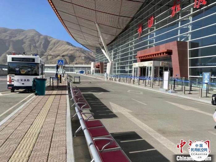 西藏区内机场取消防疫标识 12日起恢复多条航班