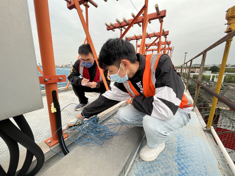 山东空管分局新增扇区配套工程扩容本场甚高频通信系统通过工厂验收