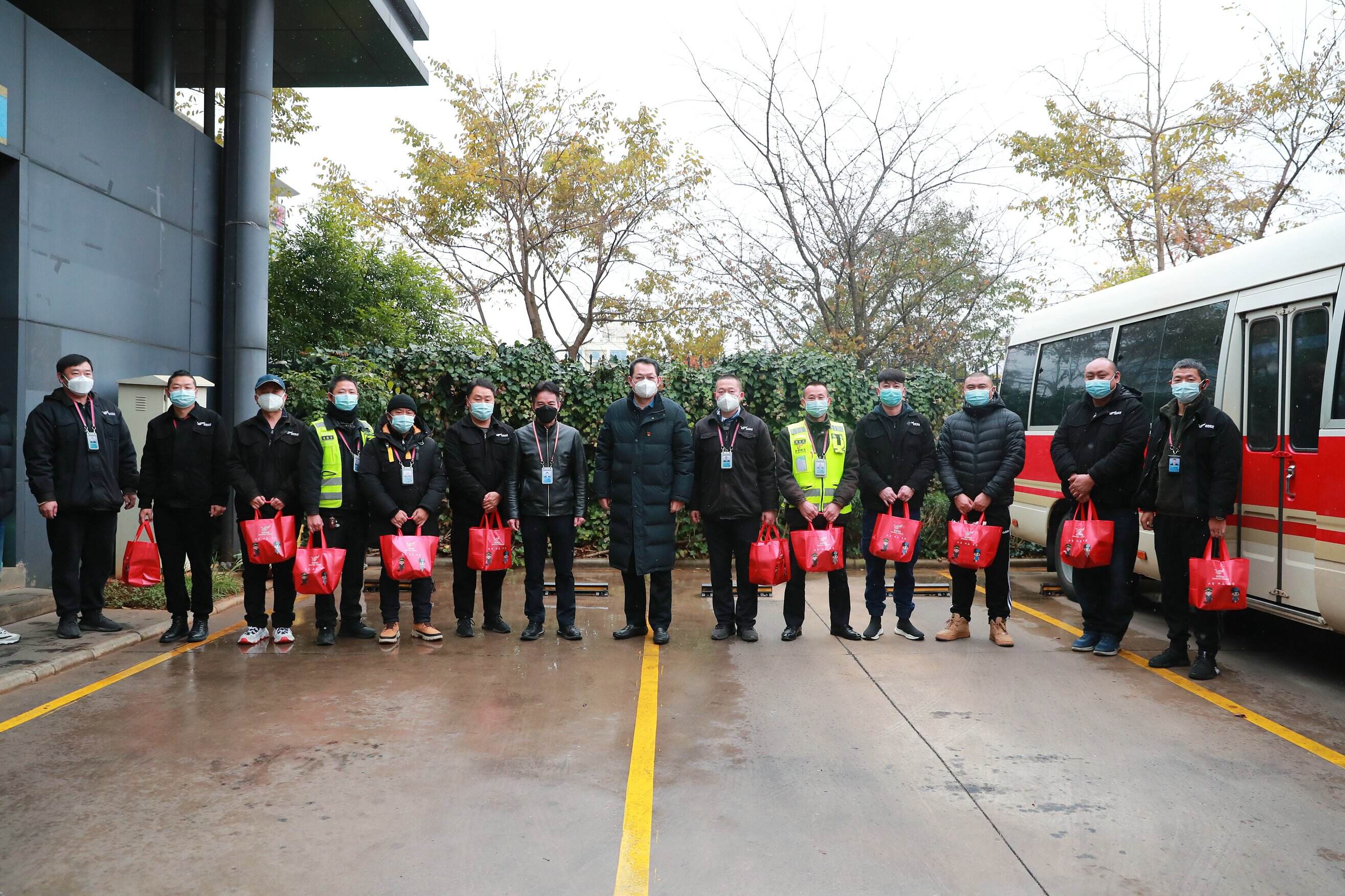 昆明航空开展元旦慰问活动