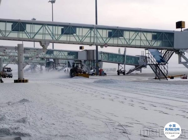 呼伦贝尔机场全力保障降雪天气下的航班正常性