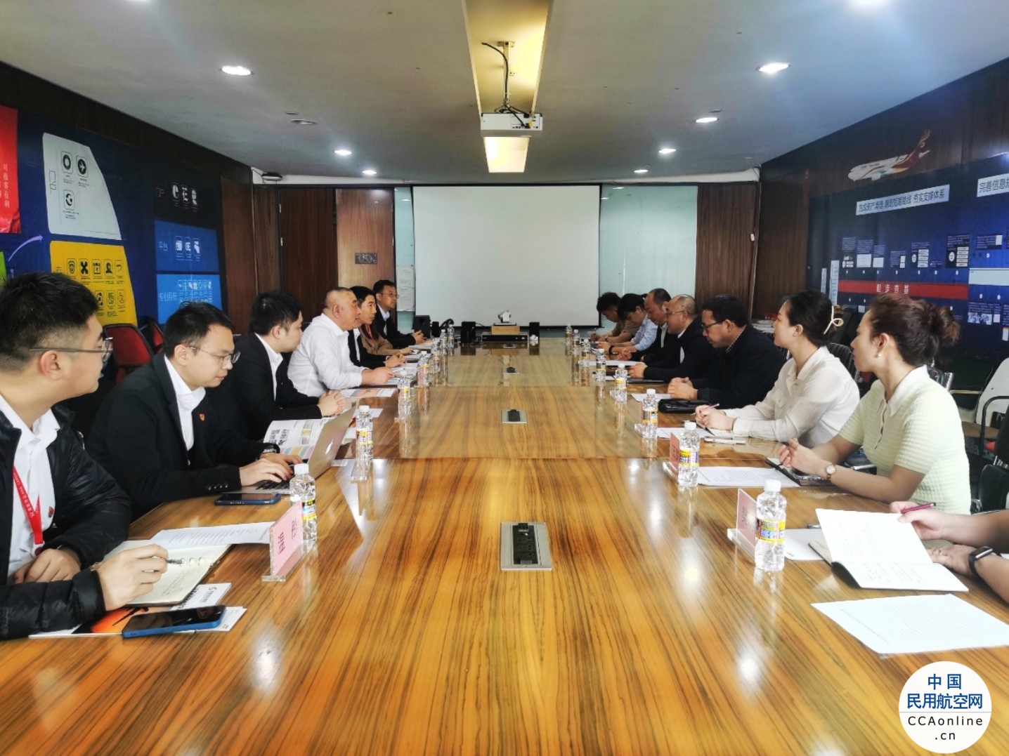 海航航空集团旗下货运公司与甘肃省国际物流集团开展会谈