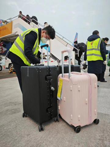 开春伊始 东航四川现场管控为旅客保驾护航