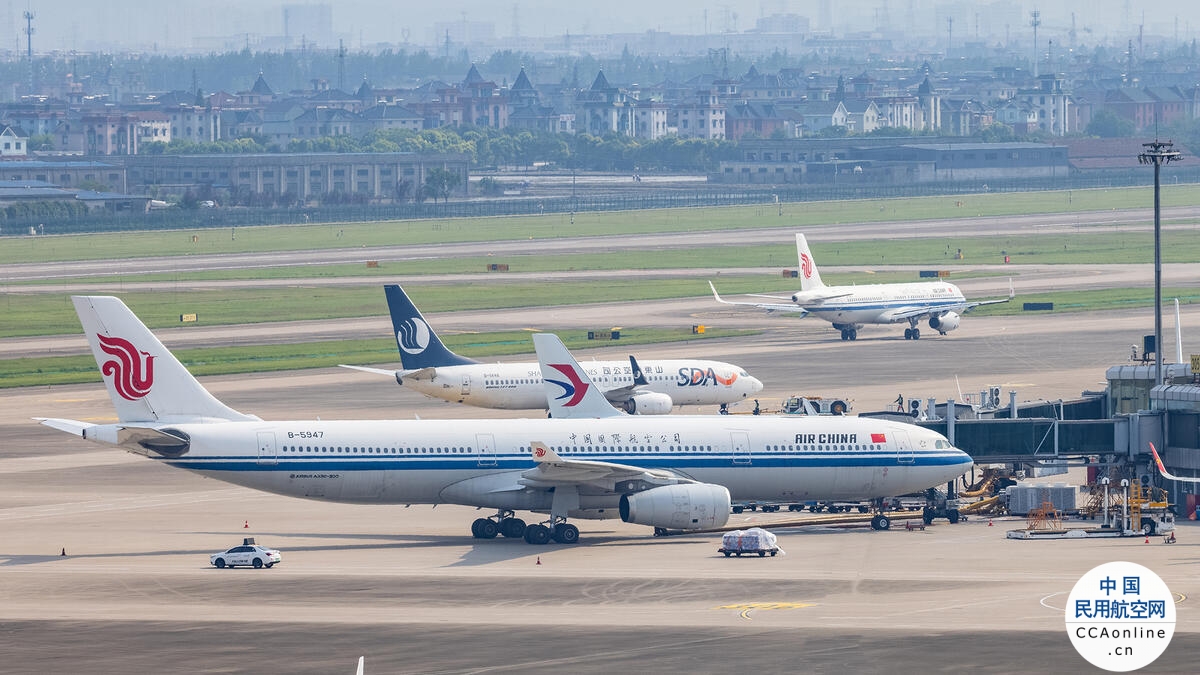 杭州机场日均航班已达830架次，与2019年同期持平