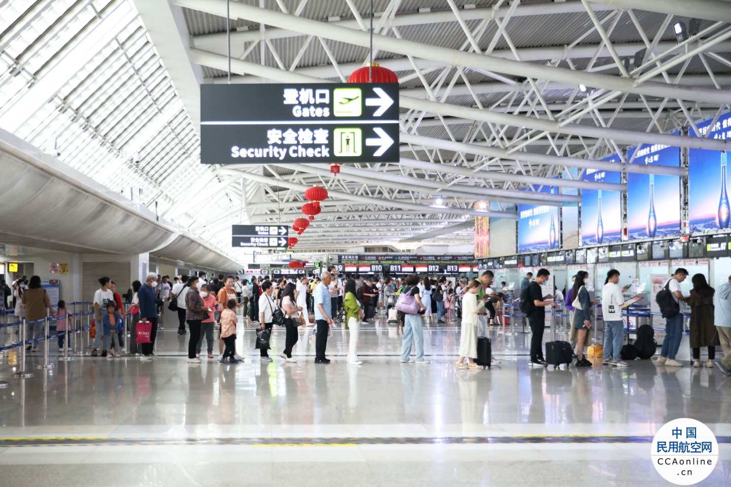 创历史新高！三亚机场旅客吞吐量连续三月超200万人次！