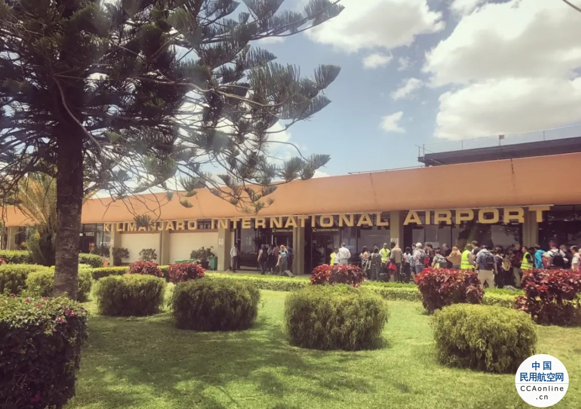 出境游热度上升 首批中国团队游客抵达坦桑尼亚
