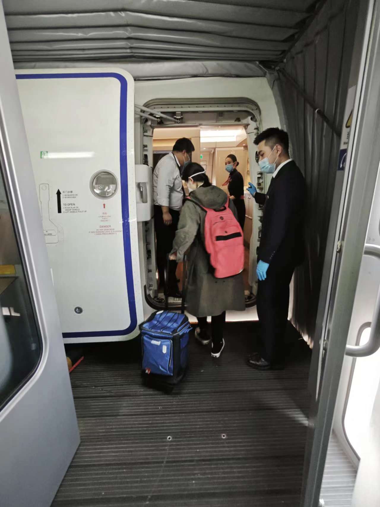 分秒必争 为生命接力---东航四川分公司保障人体捐献器官运输