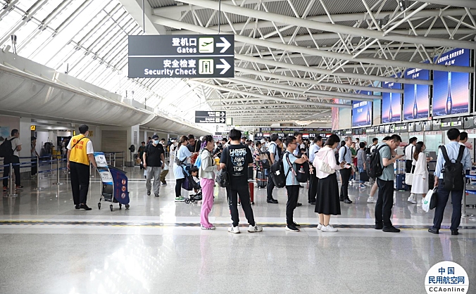 三亚机场“五一黄金周”假期预计运送旅客33.3万人次