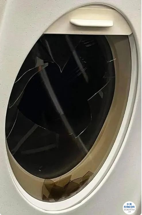乘客在机舱内斗殴打碎飞机窗户，涉事乘客被逮捕