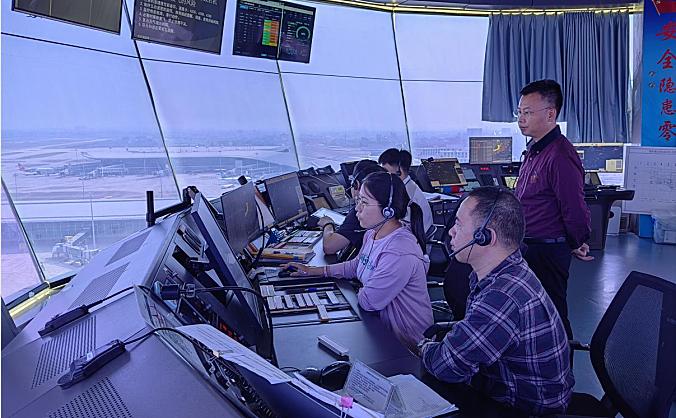 汕头空管站顺利完成五一假期首日航班保障任务