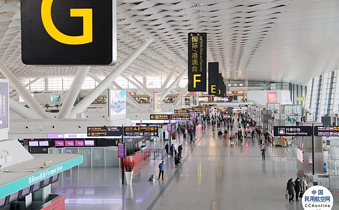 郑州机场发送旅客近40万人次 超过2019年同期