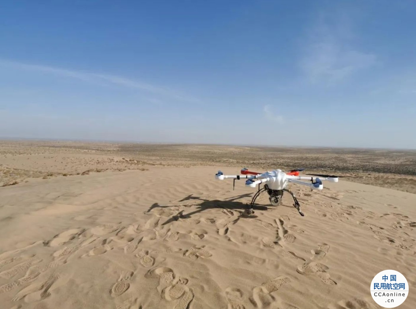 男子沙漠迷路120小时 民警用无人机成功营救