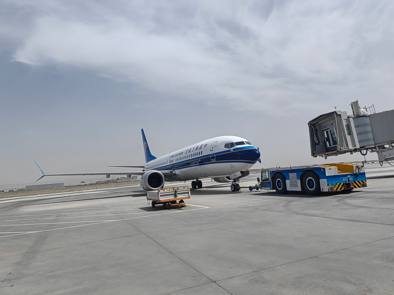 喀什机场顺利完成波音737 MAX客机首飞