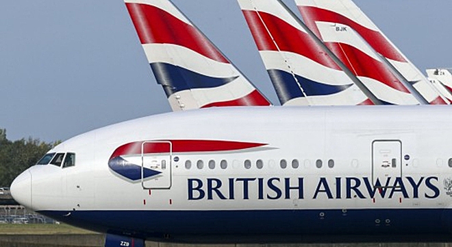 英国航班发生斗殴，2人被碎酒瓶打伤