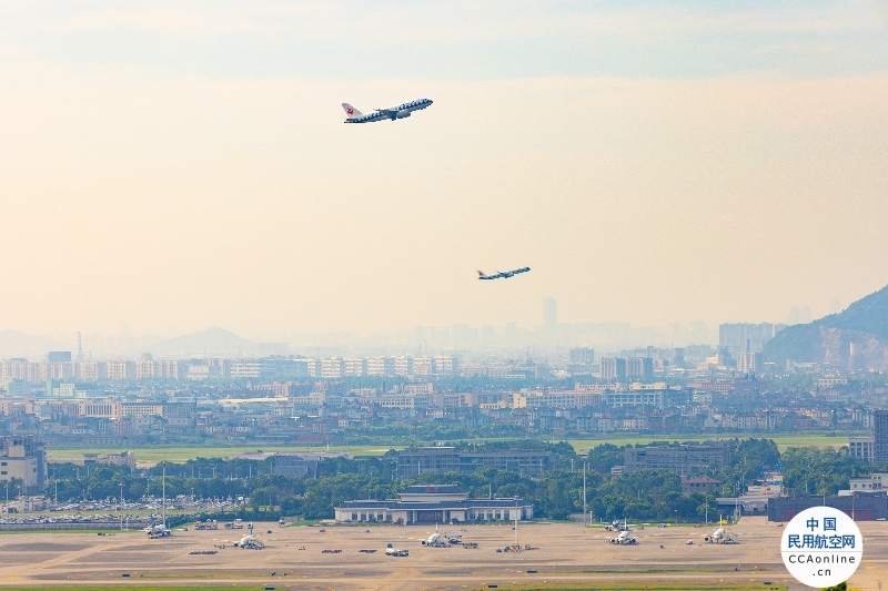 “比翼双飞”试运行三年后，民航局正式批复杭州机场双跑道独立运行