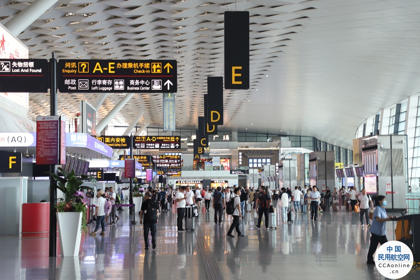 郑州机场暑运首月，日均发送旅客超过8万人次