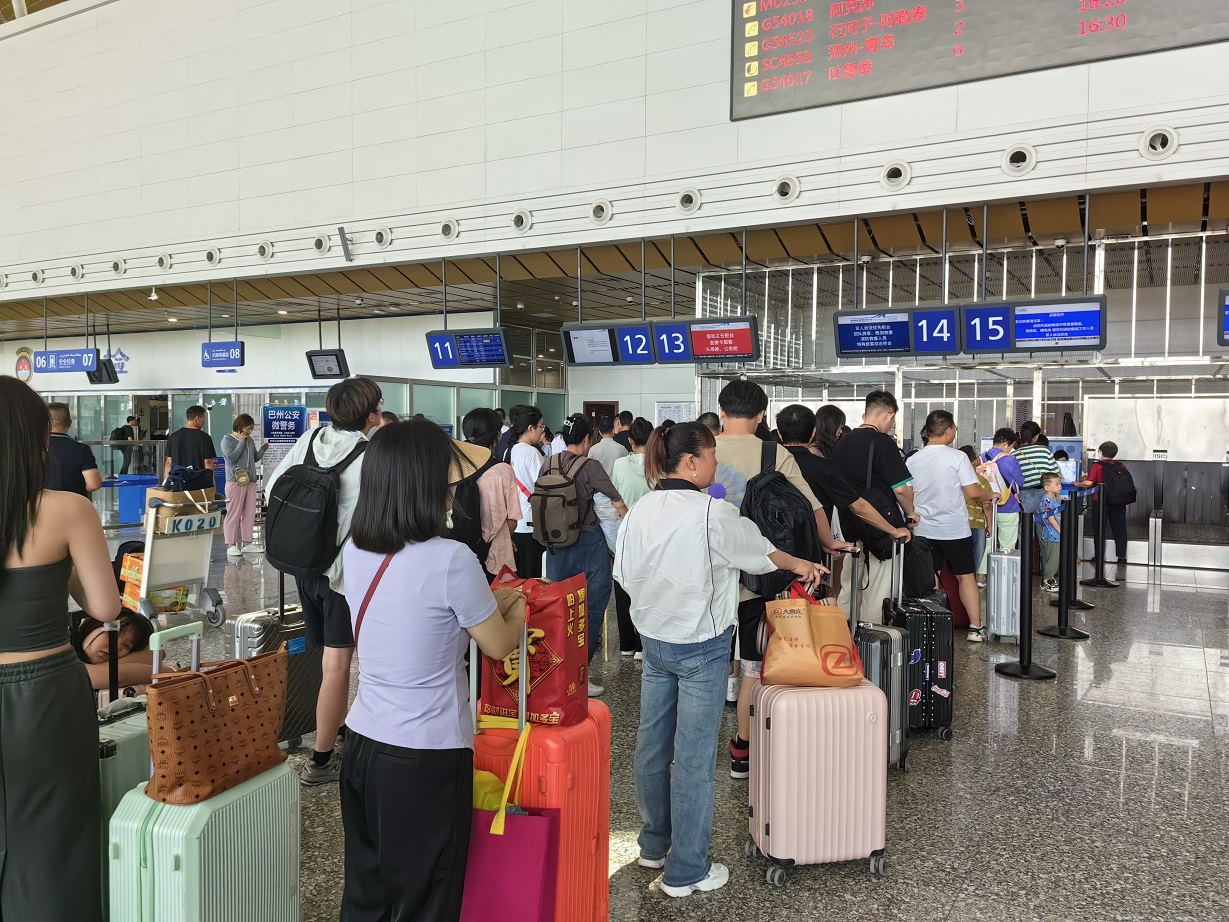 库尔勒机场7月旅客吞吐量突破33万人次