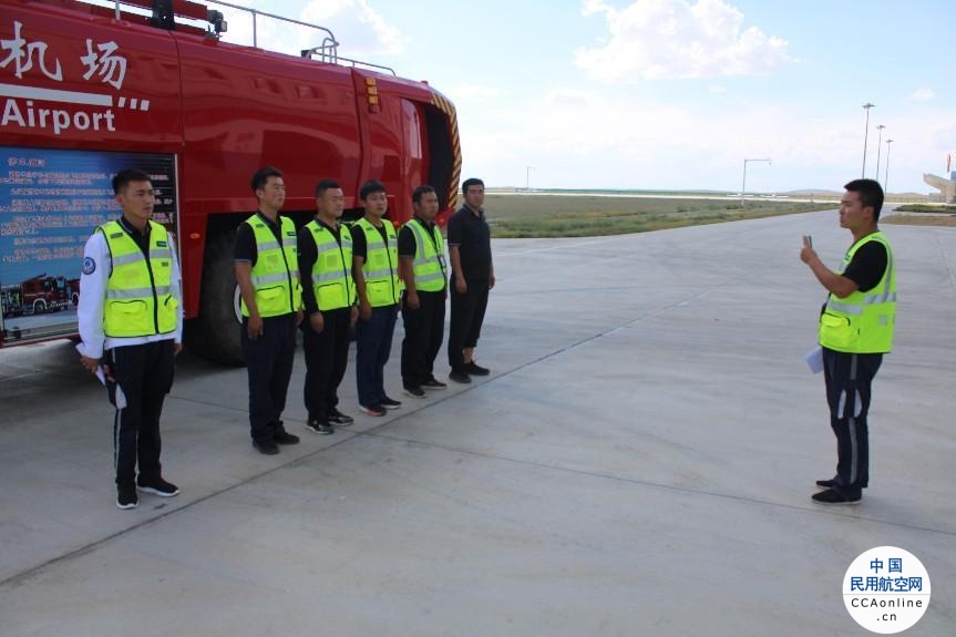 富蕴机场组织开展消防员专业技能考核