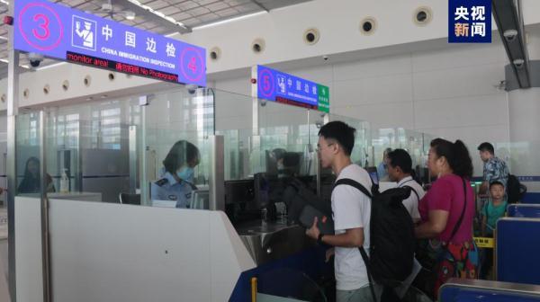 厦门高崎机场出入境客流峰值出现在中秋节