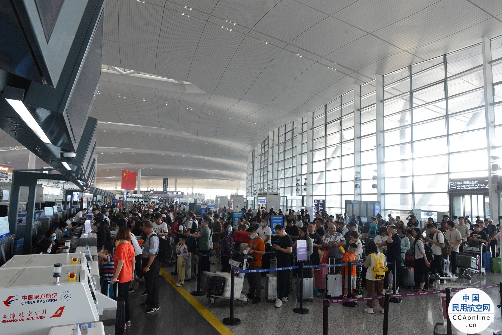 东航南京始发国内航班截载时间缩短至40分钟