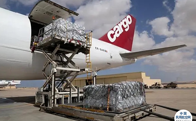 至少27架运送加沙地带援助物资的飞机飞抵埃及阿里什机场