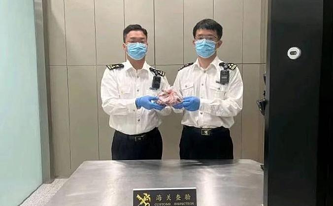 一旅客携带人体胎盘入境，青岛机场海关已依法暂扣