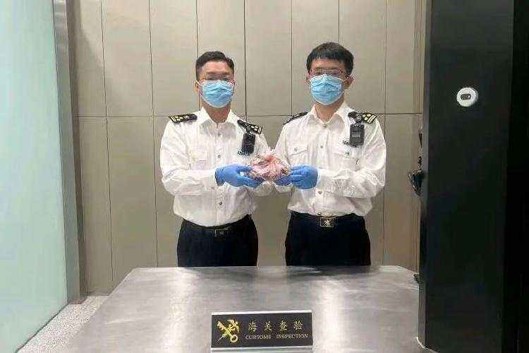 一旅客攜帶人體胎盤入境，青島機場海關已依法暫扣